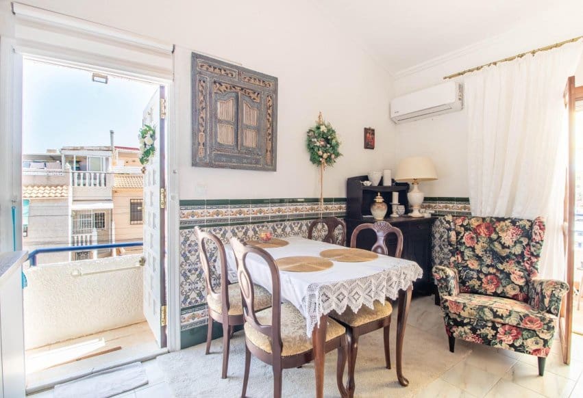 1 camera da letto Bungalow in vendita in Torrevieja con piscina - 124.900 € (Rif: 10062994)