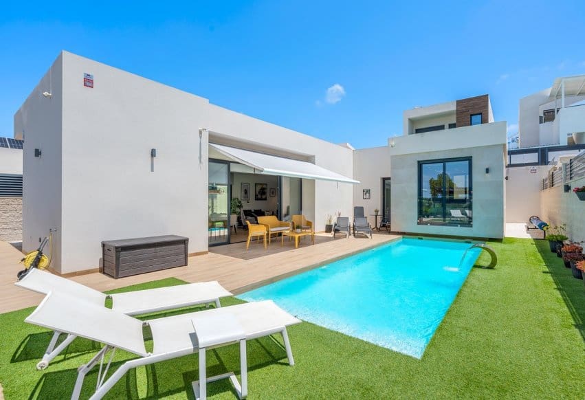 3 chambre Villa/Maison à vendre à Benijofar avec piscine garage - 599 000 € (Ref: 10065416)