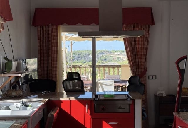 Chalet de 5 habitaciones en La Zenia, Orihuela en venta con piscina - 635.000 € (Ref: 10065420)