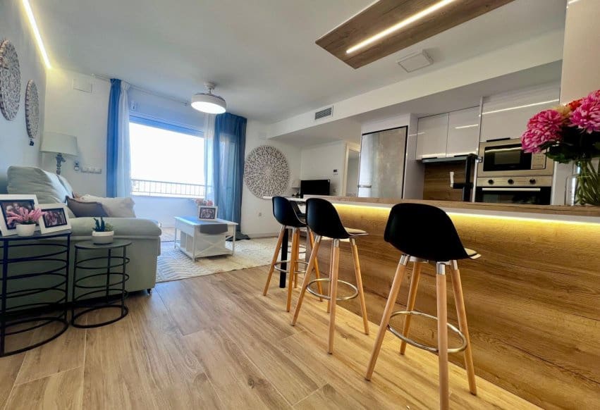 3 soveværelse Lejlighed til salg i Punta Prima med swimmingpool - € 259.700 (Ref: 10071008)
