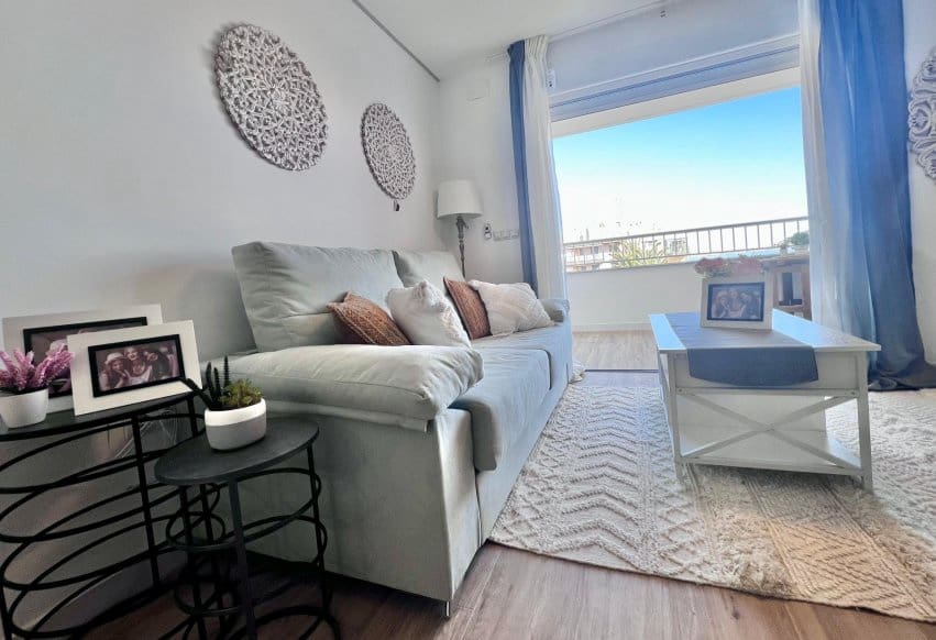 3 soveværelse Lejlighed til salg i Punta Prima med swimmingpool - € 259.700 (Ref: 10071008)