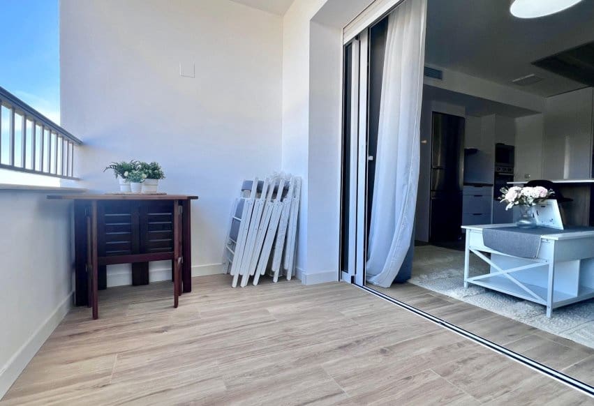 3 soveværelse Lejlighed til salg i Punta Prima med swimmingpool - € 259.700 (Ref: 10071008)