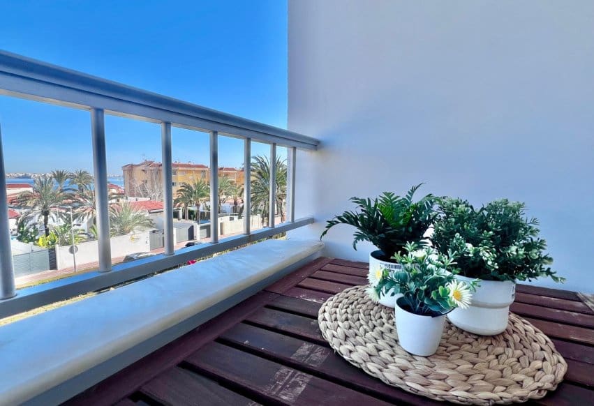 3 soveværelse Lejlighed til salg i Punta Prima med swimmingpool - € 259.700 (Ref: 10071008)