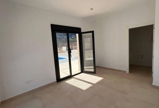 Chalet de 3 habitaciones en Torre del Rico, Jumilla en venta - 385.000 € (Ref: 10071021)