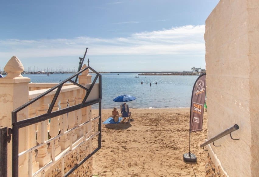 2 Zimmer Strandapartment zu verkaufen in Torrevieja - 250.000 € (Ref: 10071022)