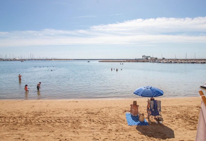 2 Zimmer Strandapartment zu verkaufen in Torrevieja - 250.000 € (Ref: 10071022)
