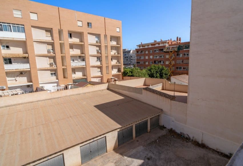 4 makuuhuone Kattohuoneisto myytävänä paikassa Torrevieja mukana 
autotalli - 199 900 € (Ref: 10073380)