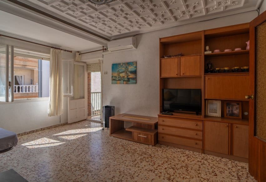 4 makuuhuone Kattohuoneisto myytävänä paikassa Torrevieja mukana 
autotalli - 199 900 € (Ref: 10073380)