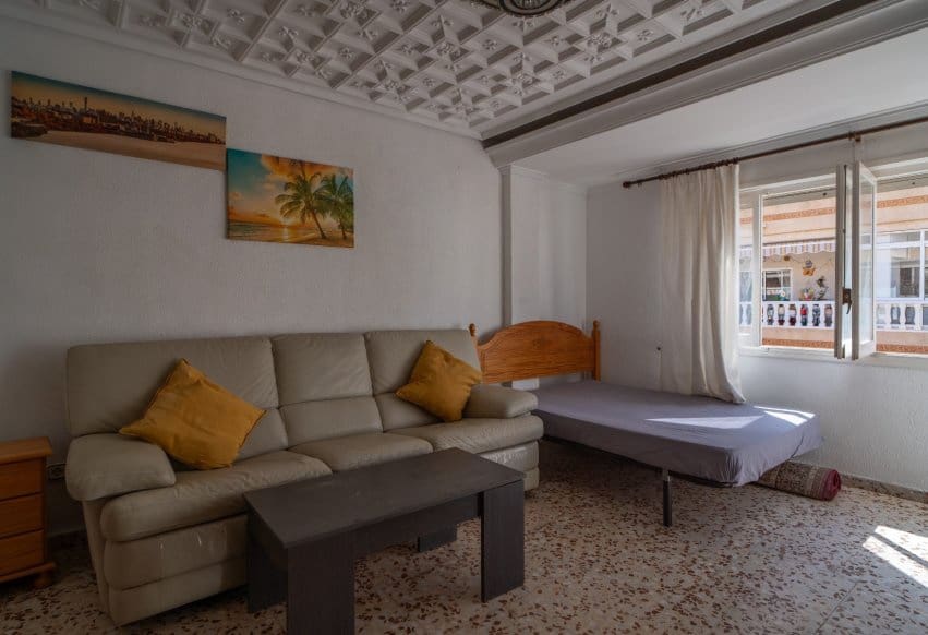 4 makuuhuone Kattohuoneisto myytävänä paikassa Torrevieja mukana 
autotalli - 199 900 € (Ref: 10073380)
