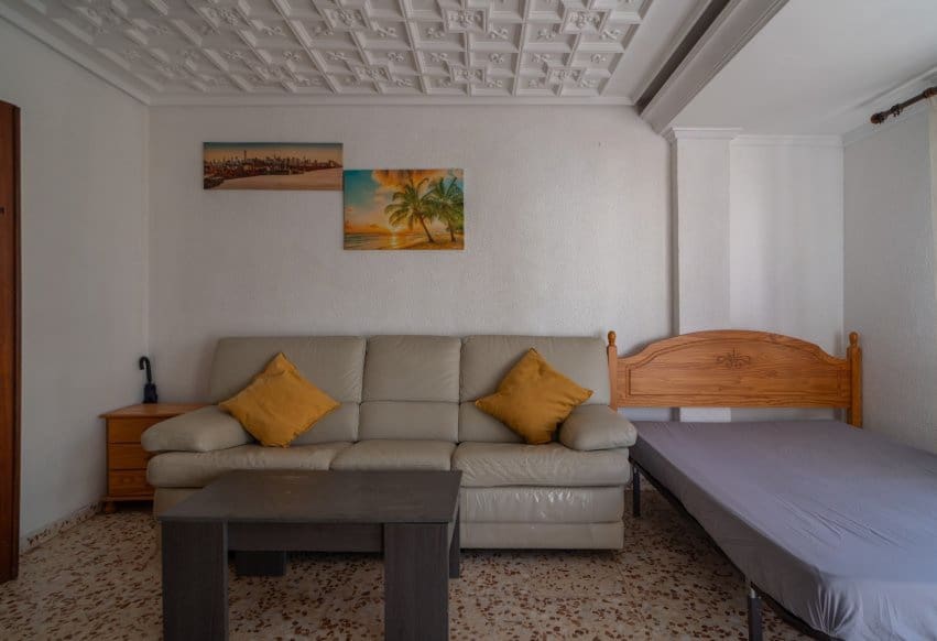 4 makuuhuone Kattohuoneisto myytävänä paikassa Torrevieja mukana 
autotalli - 199 900 € (Ref: 10073380)