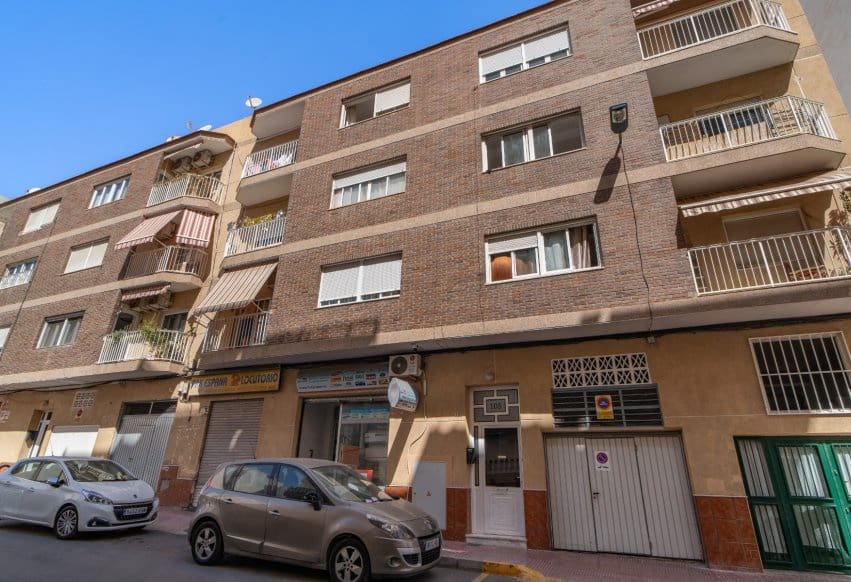 4 makuuhuone Kattohuoneisto myytävänä paikassa Torrevieja mukana 
autotalli - 199 900 € (Ref: 10073380)
