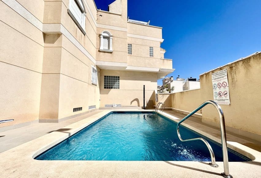 4 soveværelse Byhus til salg i Formentera del Segura med swimmingpool - € 230.000 (Ref: 10074896)