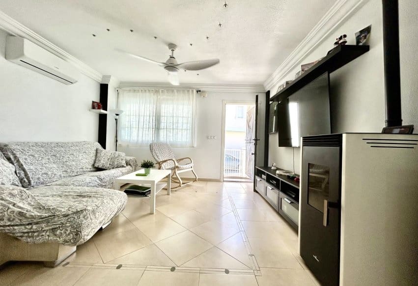 4 soveværelse Byhus til salg i Formentera del Segura med swimmingpool - € 230.000 (Ref: 10074896)