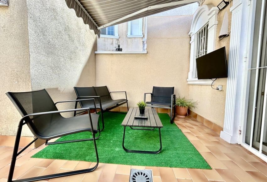 4 soveværelse Byhus til salg i Formentera del Segura med swimmingpool - € 230.000 (Ref: 10074896)
