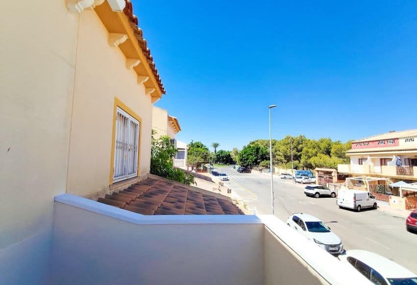 Casa de 2 habitaciones en Orihuela Costa en venta con piscina - 229.900 € (Ref: 10074897)