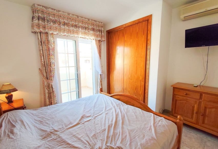 Casa de 2 habitaciones en Orihuela Costa en venta con piscina - 229.900 € (Ref: 10074897)