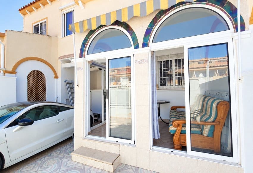 Casa de 2 habitaciones en Orihuela Costa en venta con piscina - 229.900 € (Ref: 10074897)