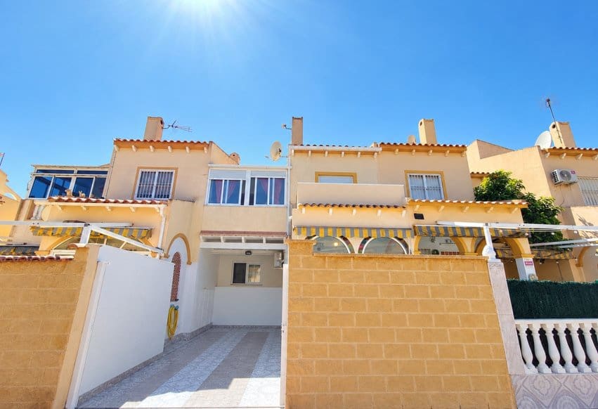 Casa de 2 habitaciones en Orihuela Costa en venta con piscina - 229.900 € (Ref: 10074897)