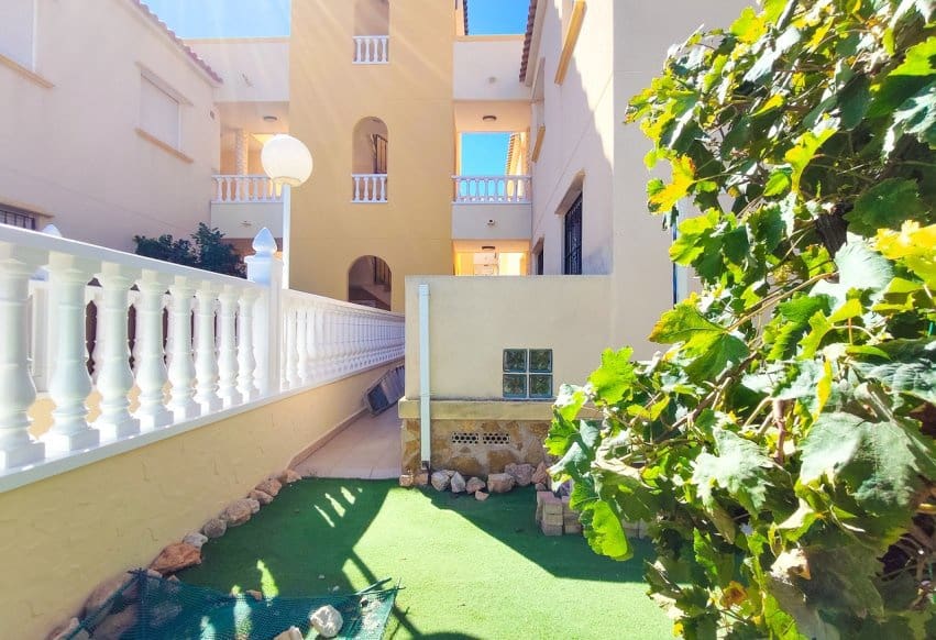 2 sovrum Lägenhet till salu i Cabo Roig med pool - 215 000 € (Ref: 10080377)