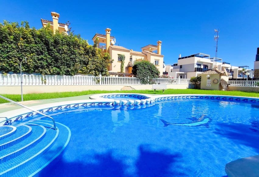 2 sovrum Lägenhet till salu i Cabo Roig med pool - 215 000 € (Ref: 10080377)