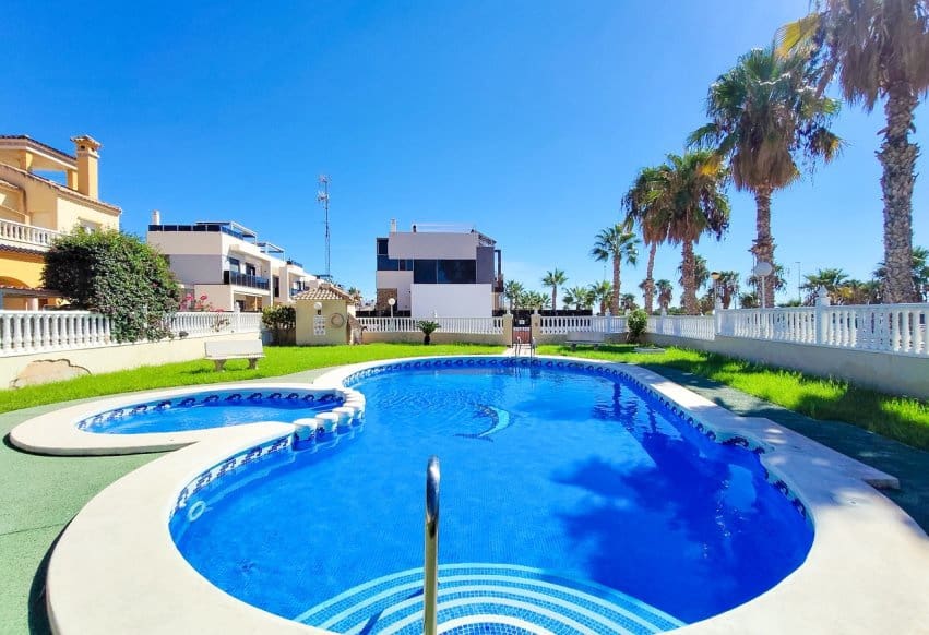 2 sovrum Lägenhet till salu i Cabo Roig med pool - 215 000 € (Ref: 10080377)