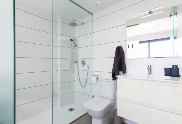 Ático de 2 habitaciones en Villamartin, Orihuela en venta - 298.000 € (Ref: 10080378)