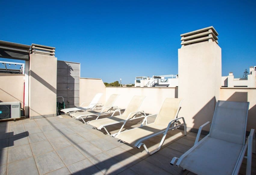 Ático de 2 habitaciones en Villamartin en venta - 298.000 € (Ref: 10080378)