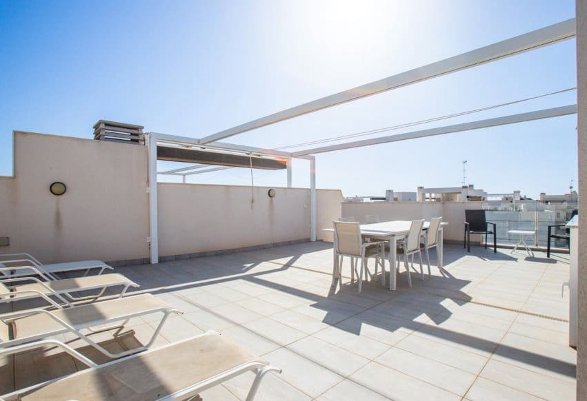 Ático de 2 habitaciones en Villamartin en venta - 298.000 € (Ref: 10080378)