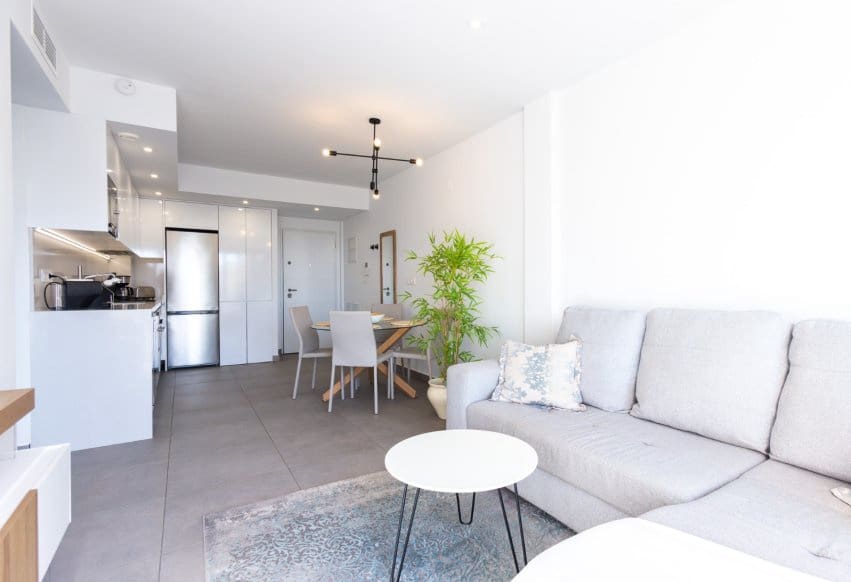 Ático de 2 habitaciones en Villamartin en venta - 298.000 € (Ref: 10080378)