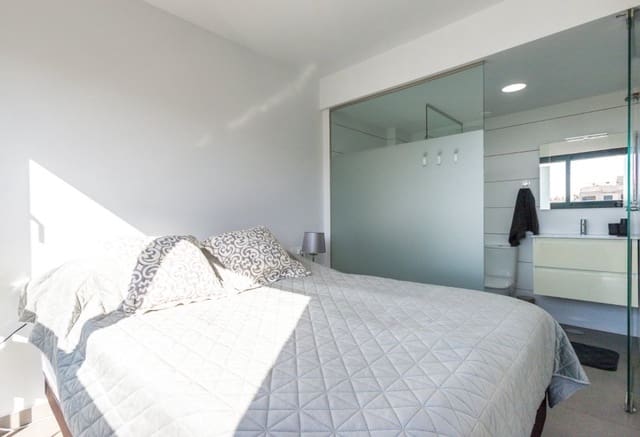 Ático de 2 habitaciones en Villamartin, Orihuela en venta - 298.000 € (Ref: 10080378)