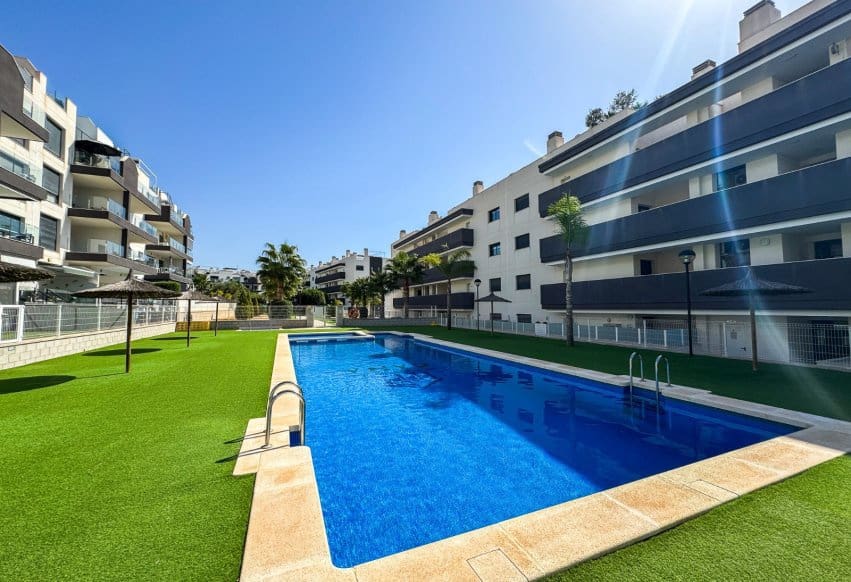 Ático de 2 habitaciones en Villamartin en venta - 298.000 € (Ref: 10080378)