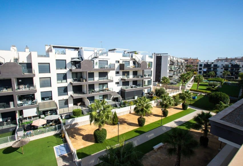 Ático de 2 habitaciones en Villamartin en venta - 298.000 € (Ref: 10080378)