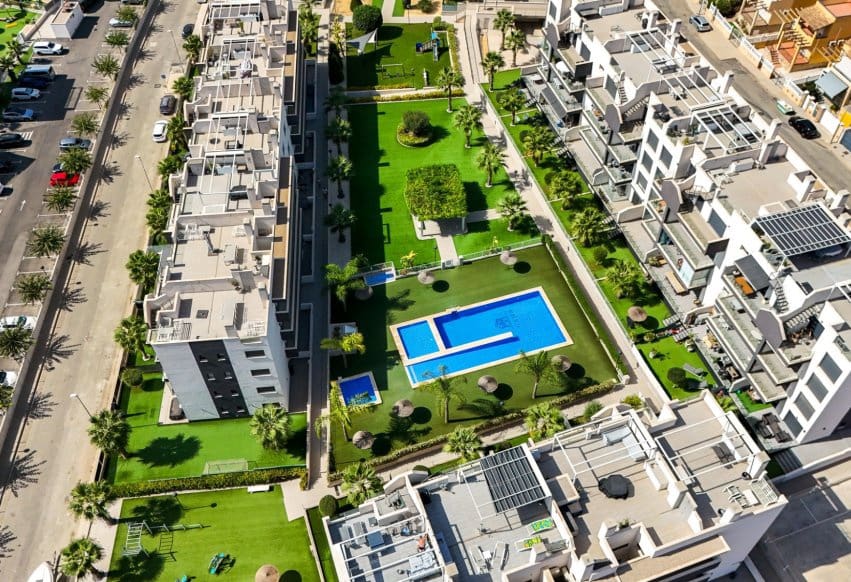 Ático de 2 habitaciones en Villamartin en venta - 298.000 € (Ref: 10080378)