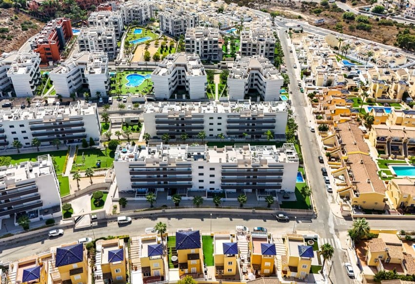 Ático de 2 habitaciones en Villamartin en venta - 298.000 € (Ref: 10080378)