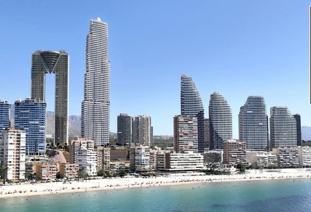 2 sypialnia Apartament na sprzedaż w Playa Poniente, Benidorm z basenem - 881 000 € (Ref: 10082217)
