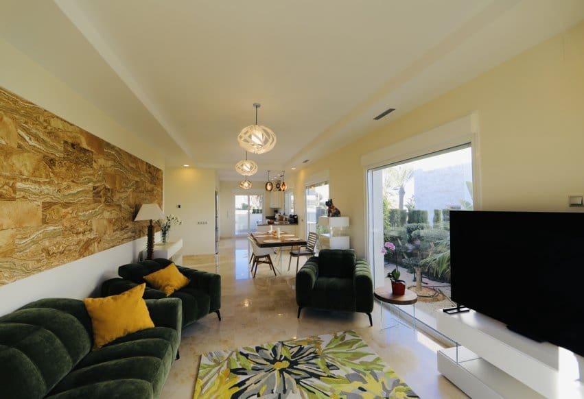 5 soverom Villa til salgs i La Zenia med svømmebasseng garasje - € 1 500 000 (Ref: 10094187)