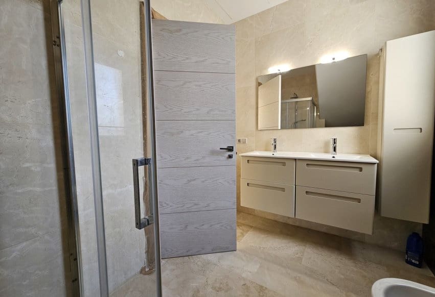 5 soverom Villa til salgs i La Zenia med svømmebasseng garasje - € 1 500 000 (Ref: 10094187)