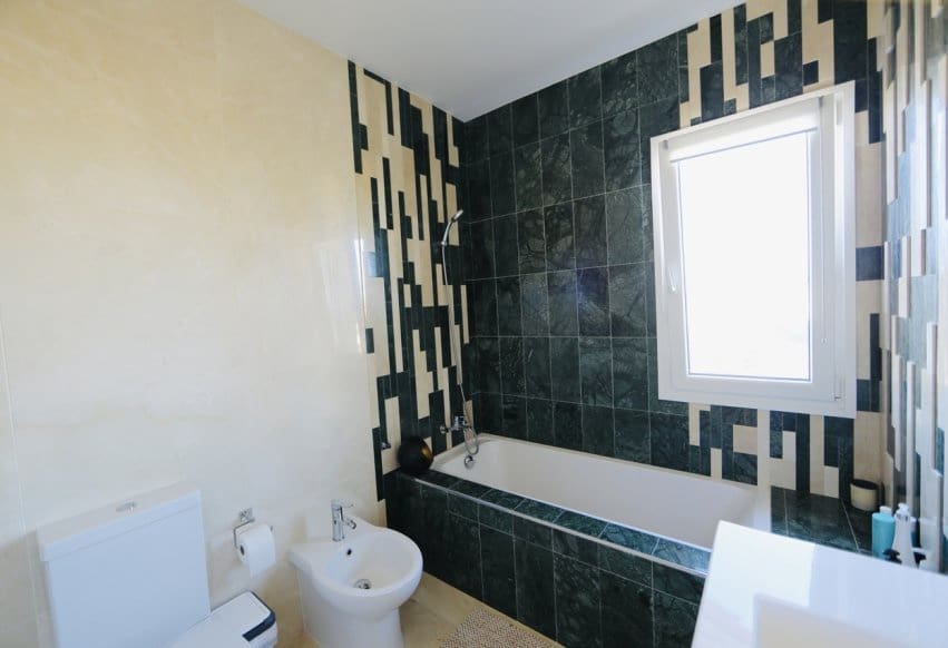 5 soverom Villa til salgs i La Zenia med svømmebasseng garasje - € 1 500 000 (Ref: 10094187)