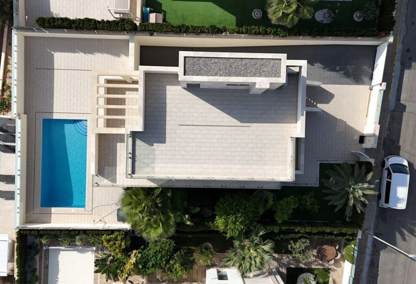 5 soverom Villa til salgs i La Zenia med svømmebasseng garasje - € 1 500 000 (Ref: 10094187)