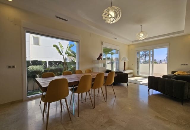 5 slaapkamer Villa te koop in La Zenia, Orihuela met zwembad garage - € 1.500.000 (Ref: 10094187)