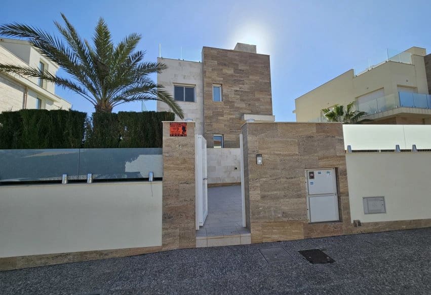 5 soverom Villa til salgs i La Zenia med svømmebasseng garasje - € 1 500 000 (Ref: 10094187)