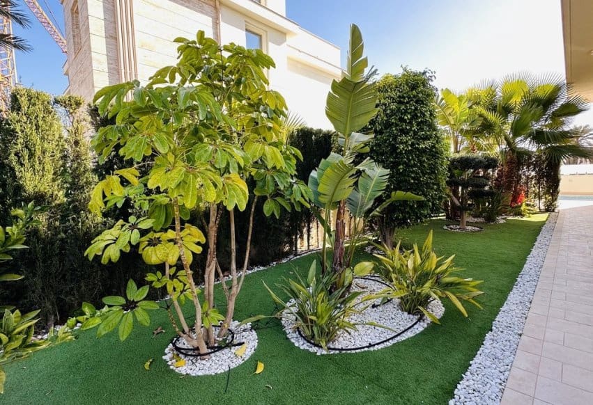 5 soverom Villa til salgs i La Zenia med svømmebasseng garasje - € 1 500 000 (Ref: 10094187)