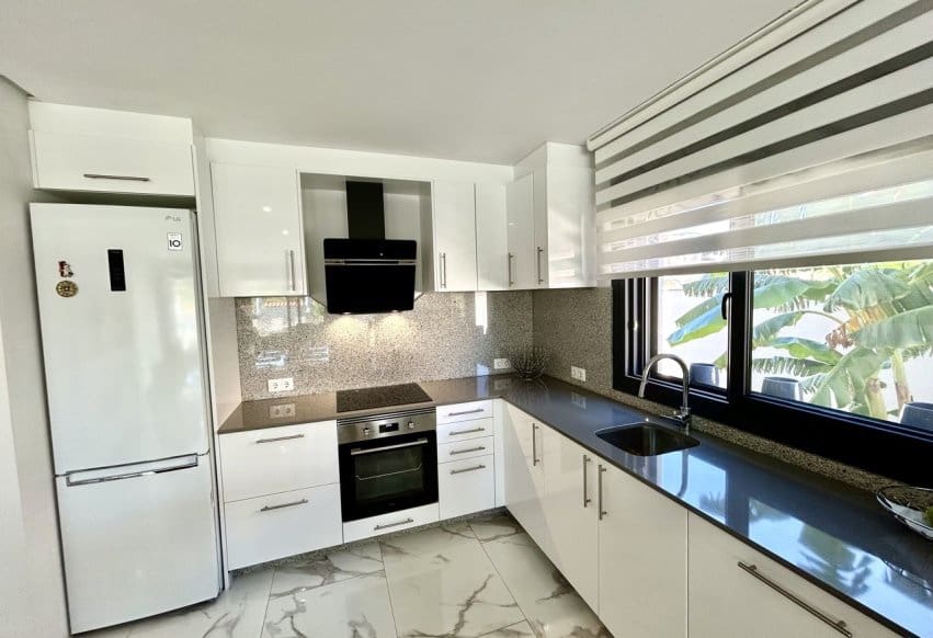 3 soveværelse Villa til salg i Estrella de Mar med swimmingpool garage - € 1.598.000 (Ref: 10095526)