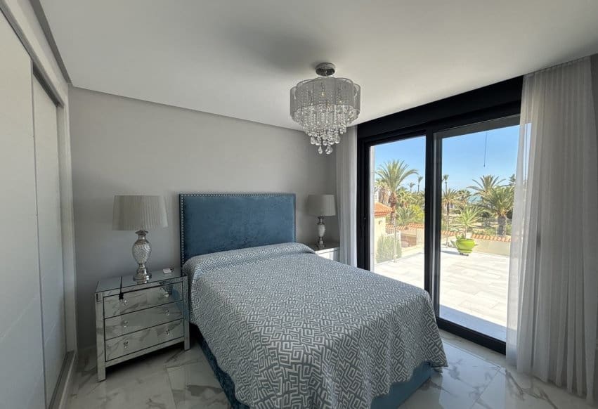 3 soveværelse Villa til salg i Estrella de Mar med swimmingpool garage - € 1.598.000 (Ref: 10095526)