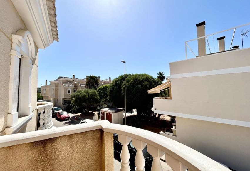 4 soveværelse Byhus til salg i Formentera del Segura med swimmingpool garage - € 229.995 (Ref: 10095527)