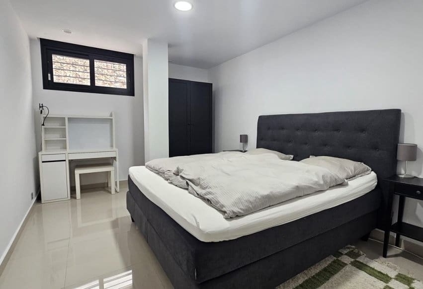 6 bedroom Villa for sale in Villamartin with pool garage - € 546,950 (Ref: 10097659)
