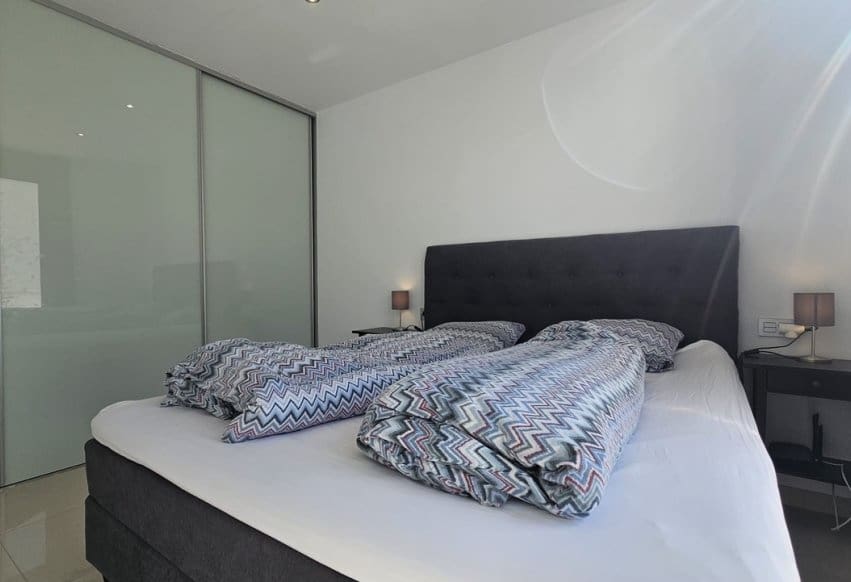6 bedroom Villa for sale in Villamartin with pool garage - € 546,950 (Ref: 10097659)