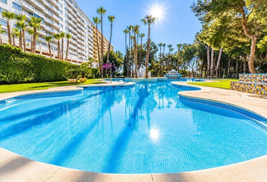 1 makuuhuone Ranta-asunto myytävänä paikassa Orihuela Costa mukana uima-altaan 
autotalli - 154 000 € (Ref: 10097661)