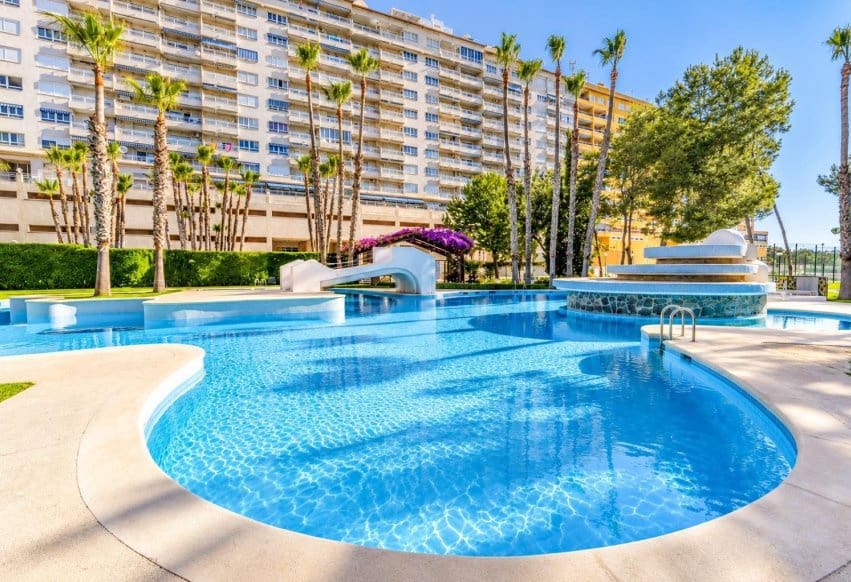1 makuuhuone Ranta-asunto myytävänä paikassa Orihuela Costa mukana uima-altaan 
autotalli - 154 000 € (Ref: 10097661)