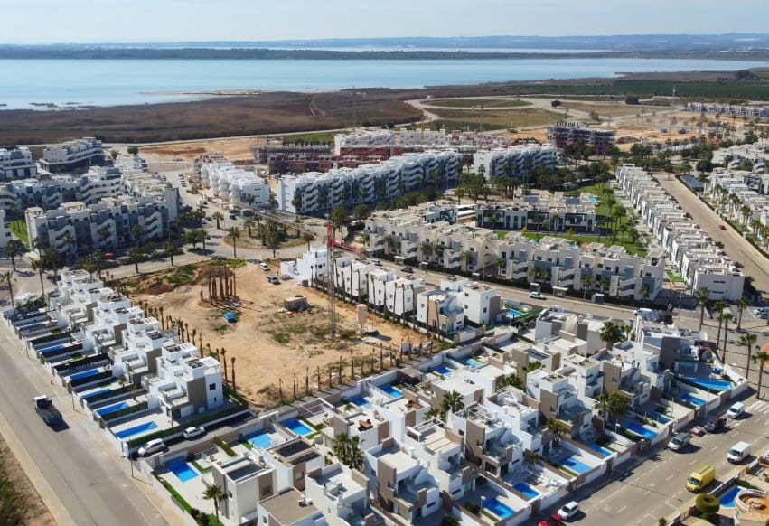 2 soveværelse Lejlighed til salg i Guardamar del Segura med swimmingpool - € 299.000 (Ref: 10120562)